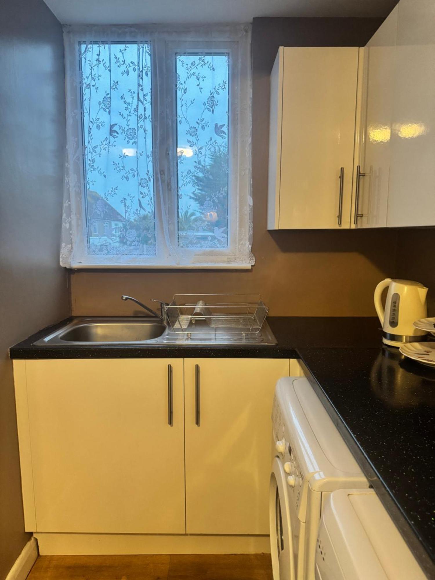 Jxb Homes - Lovely And Spacious Rooms Cliftonville 外观 照片